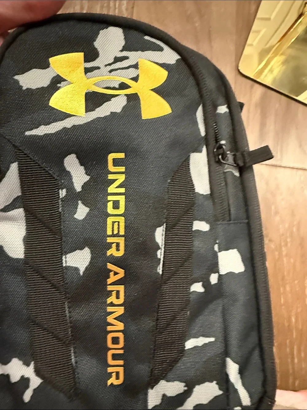 Under Armour Black & Gray Camo Belt Insulated Lunch Bag with Yellow Logo - Picture 3 of 12